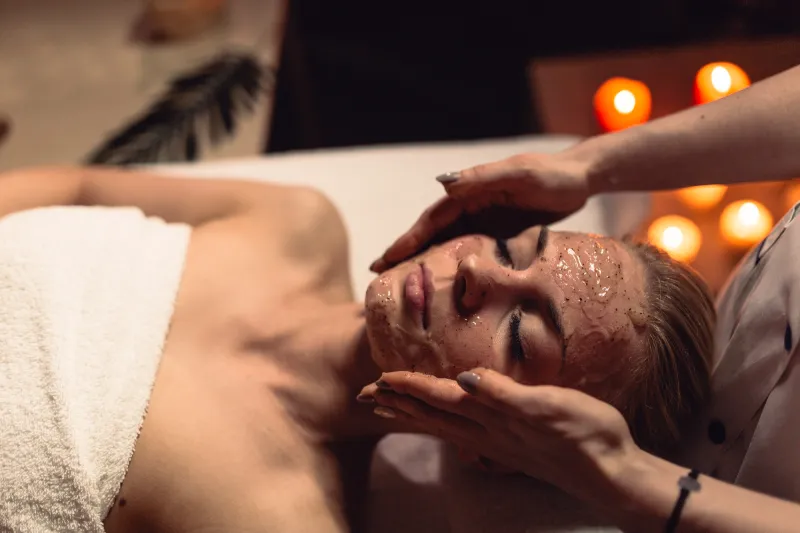 tratamientos faciales especializados diseñados para redefinir el contorno facial